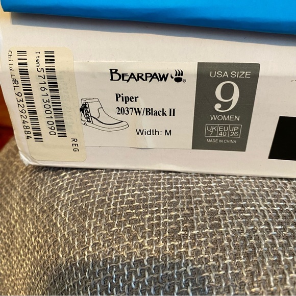 NWT BearPaw Microfiber Ankle Booties - Picture 9 of 9